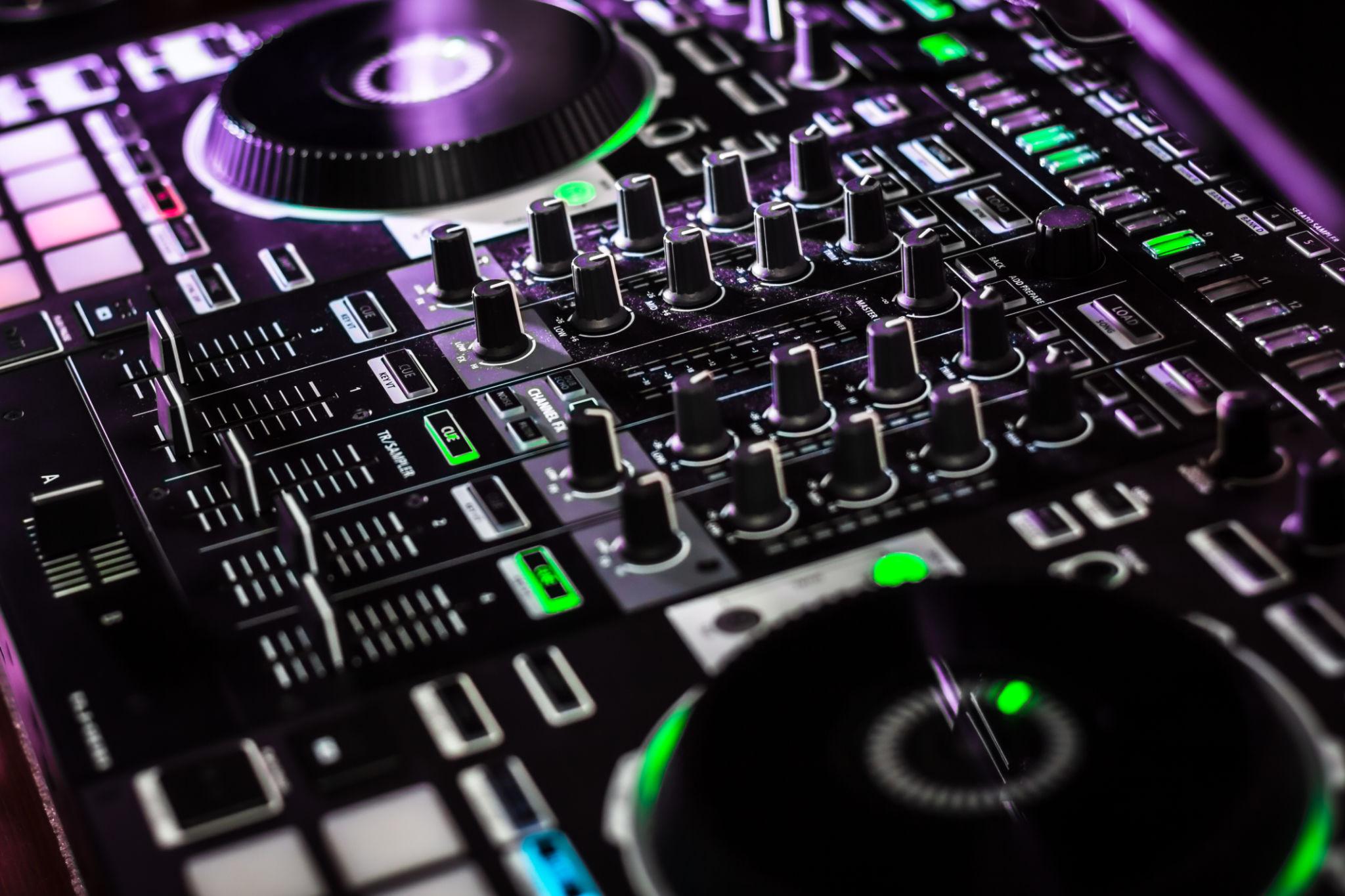 Pro Sound & Lighting
